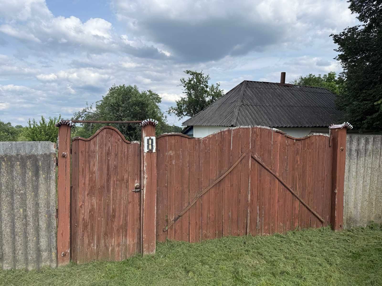 Продається дачна ділянка, дача з будинком в с. Тарасівка
