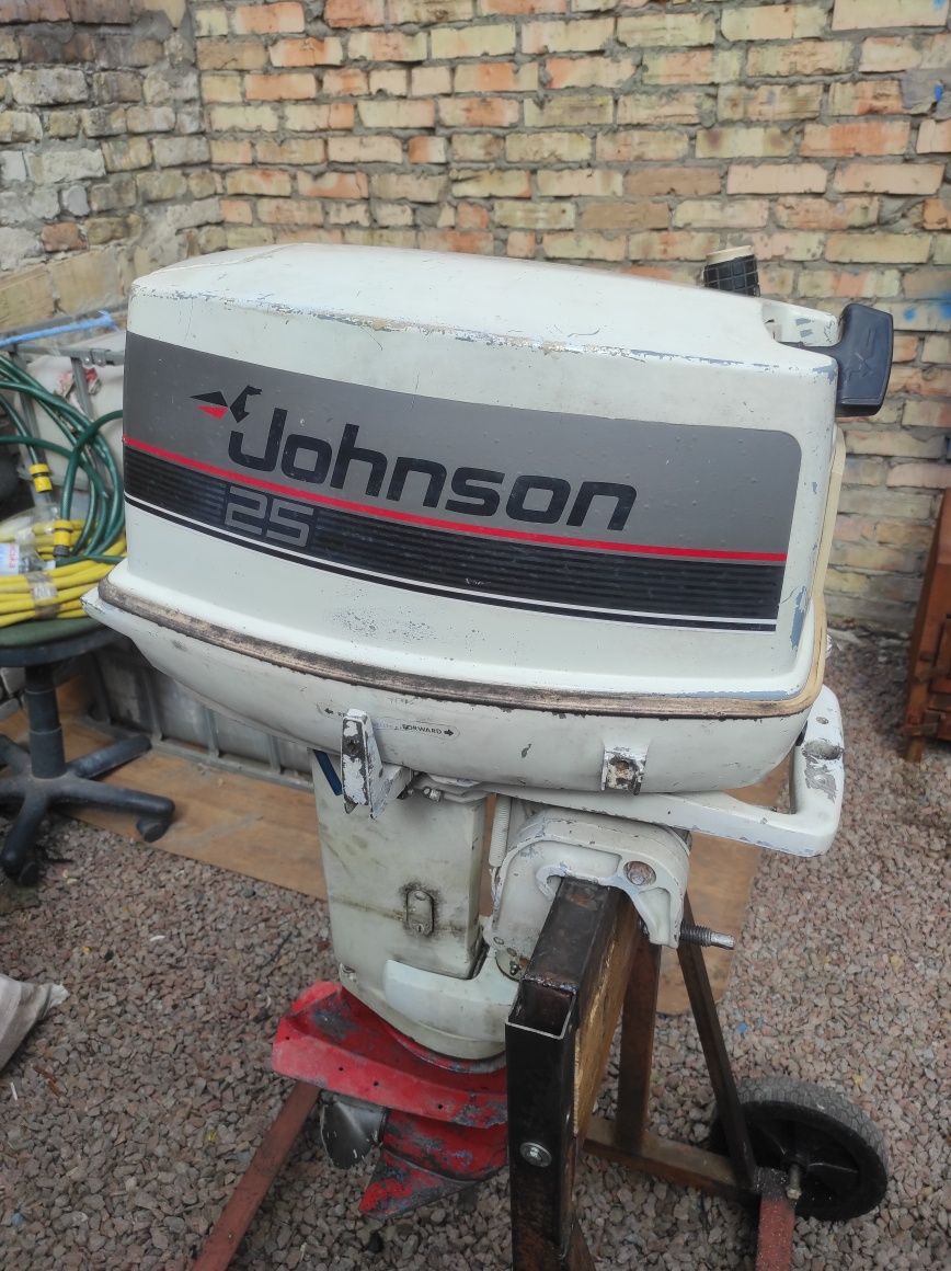 Лодочный мотор 25 л.с. Johnson / Evinrude (Джонсон / Евинруд)