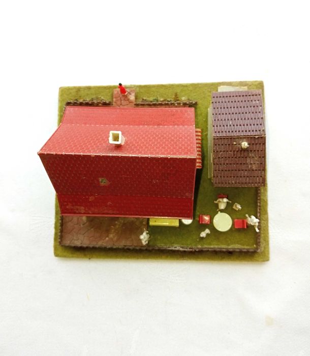 Faller, Vivenda com garagem e esplanada