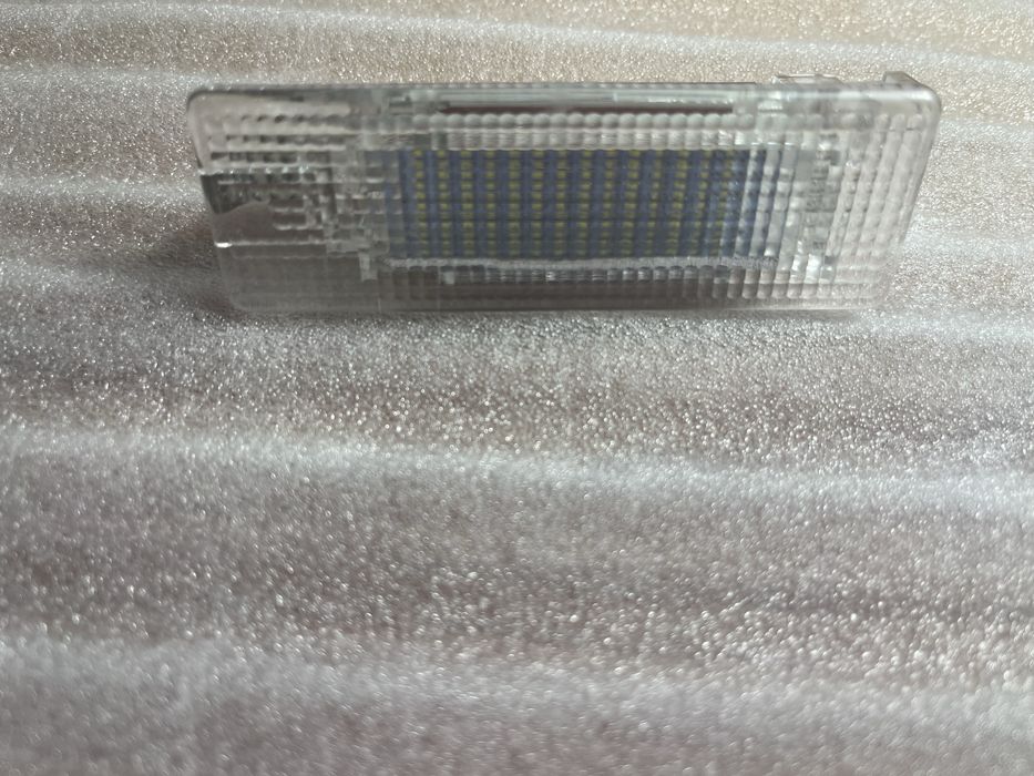 лампа багажника VW GolfPassatOoloSharan TiguanTouranTouareg Вантажівок