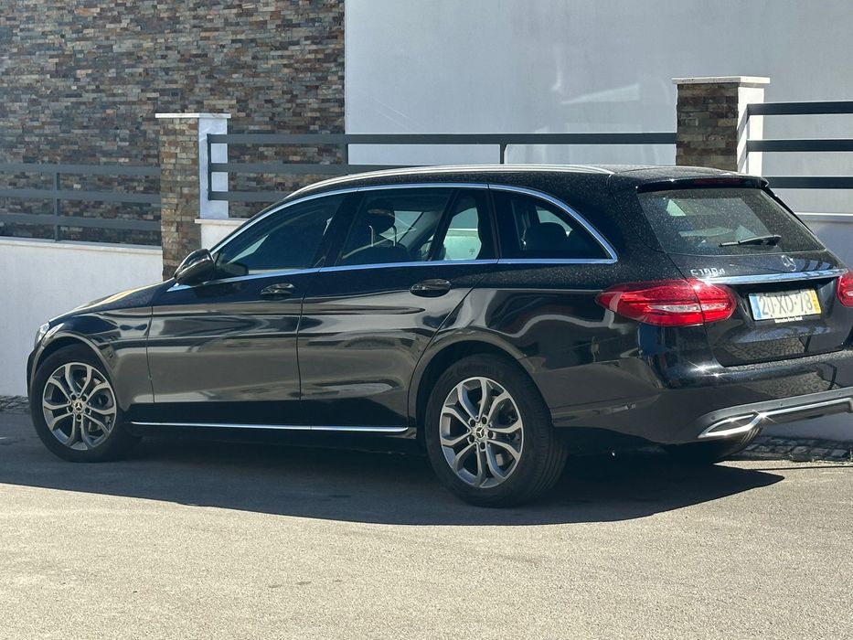 Mercedes Classe C 180 station de 2019( carrinha preta )