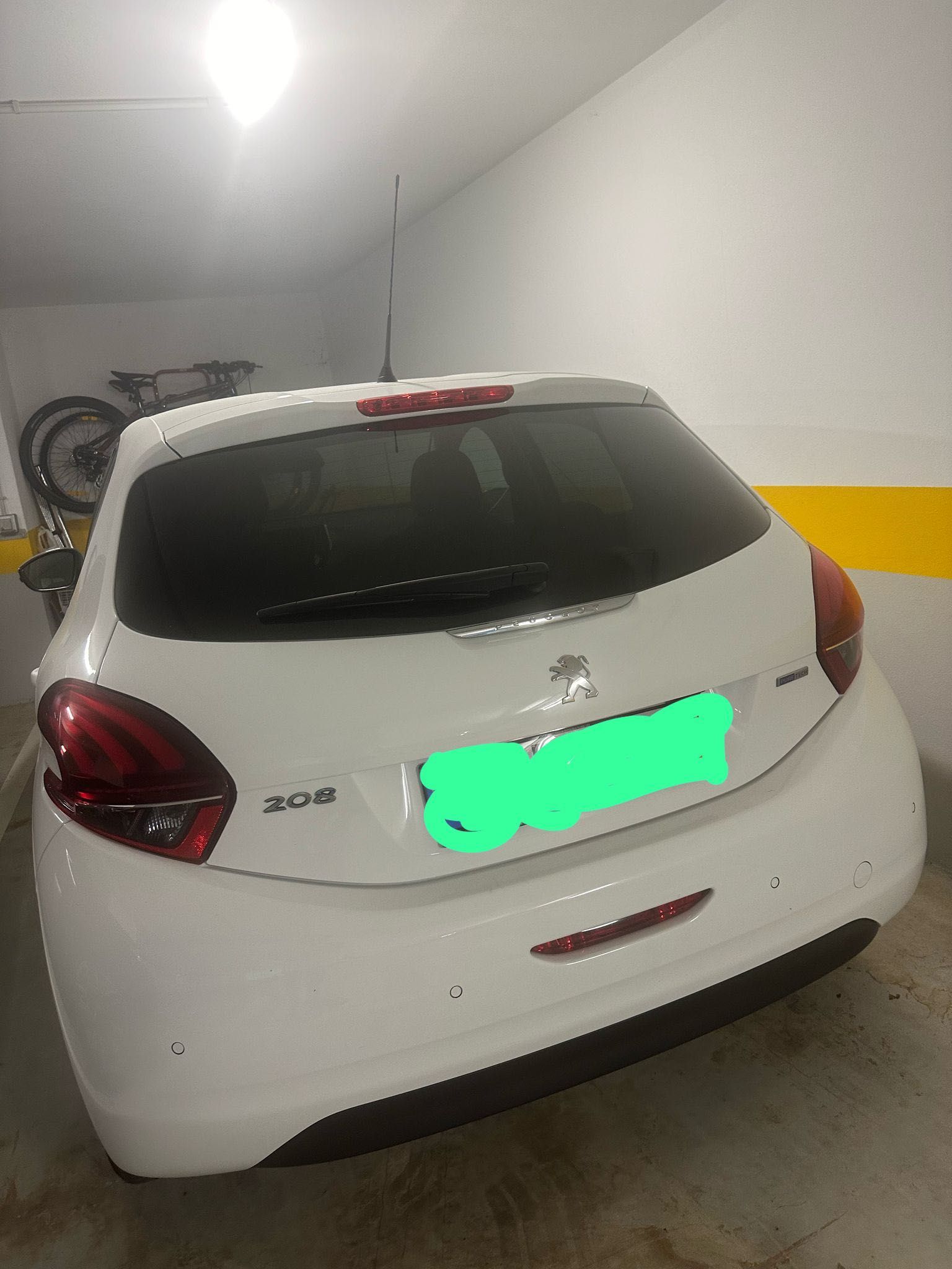 Peugeot 208 Style 1.2 PureTech 82CV – Apenas 30.000 km