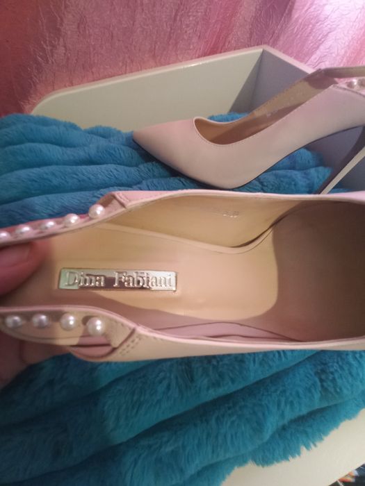 Продам шкіряні жіночі босоніжки, туфлі