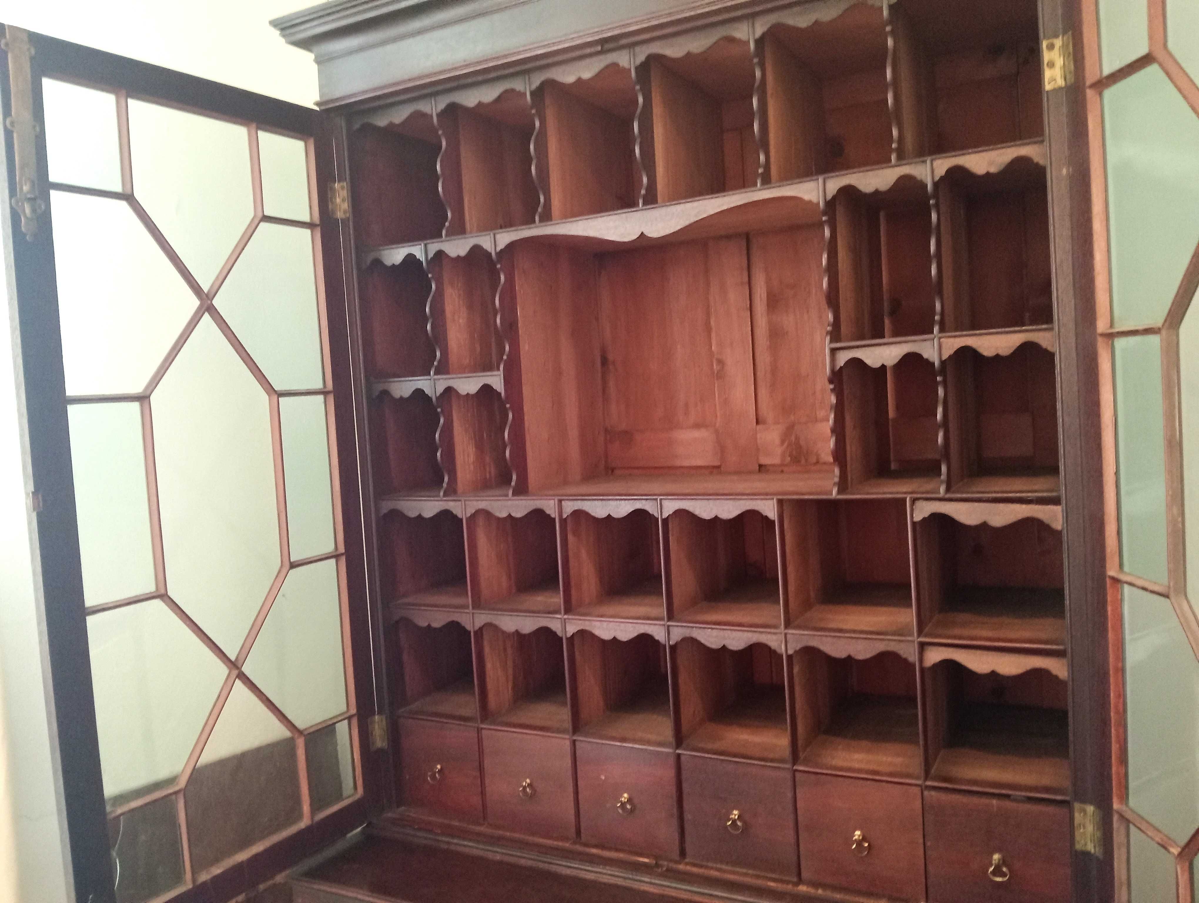Antigo Movel Livreiro Louceiro Vinhático