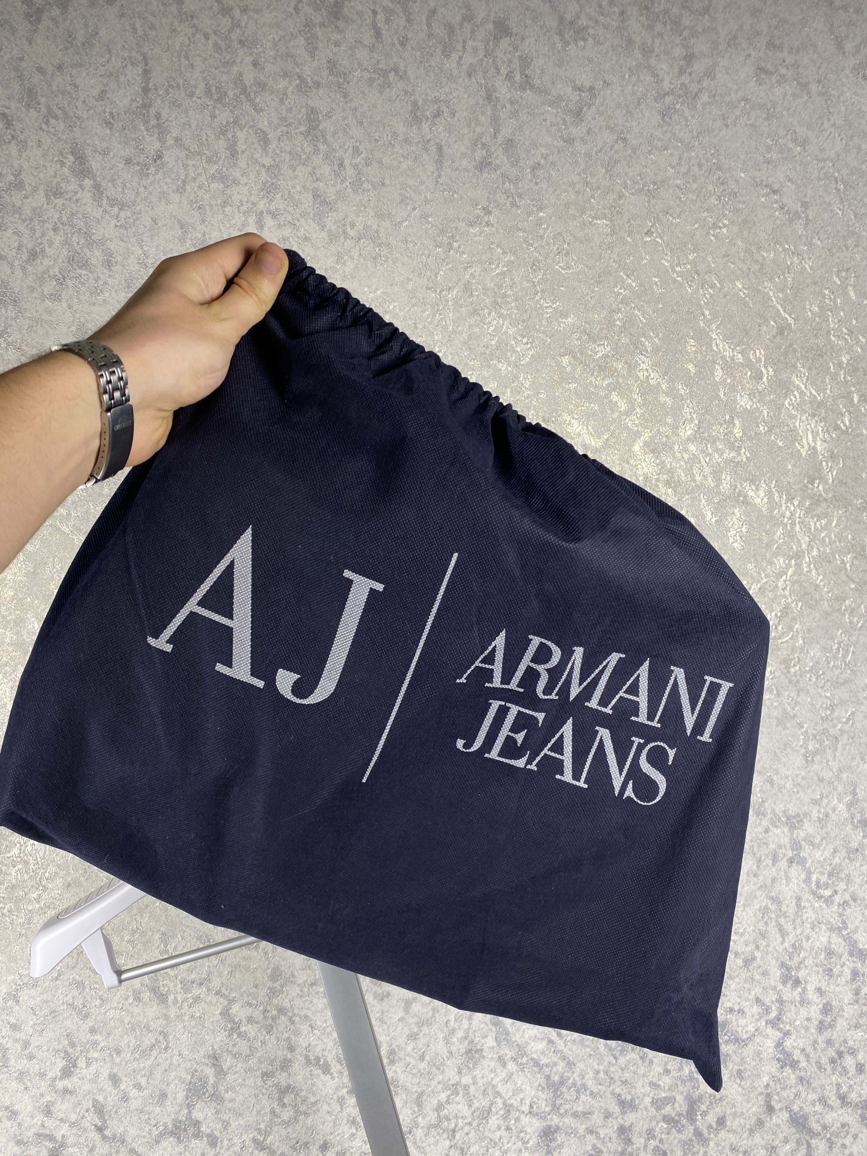 Женская лаковая сумка Armani Jeans