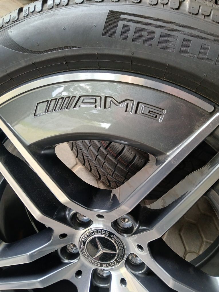 Mercedes W214 e-klasa komplet koła zimowe 245/45/19 275/40r19