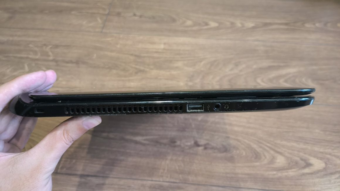 ноутбук HP Pavilion Sleekbook 15-b000ed