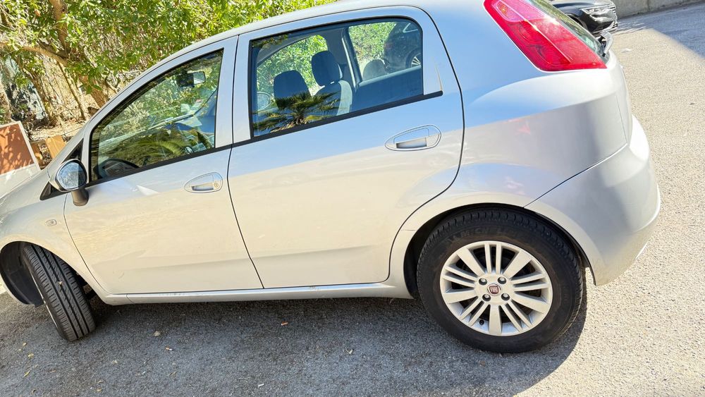 Fiat Punto bem conservado
