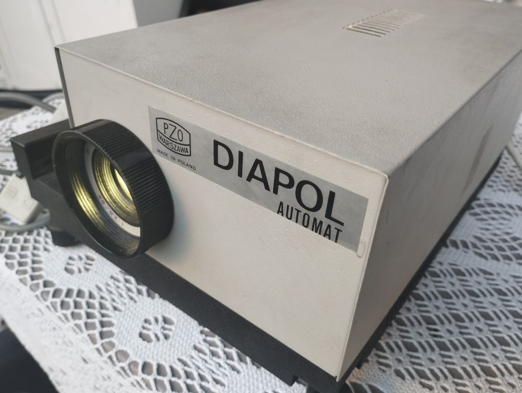 Rzutnik slajdów DIAPOL model D90