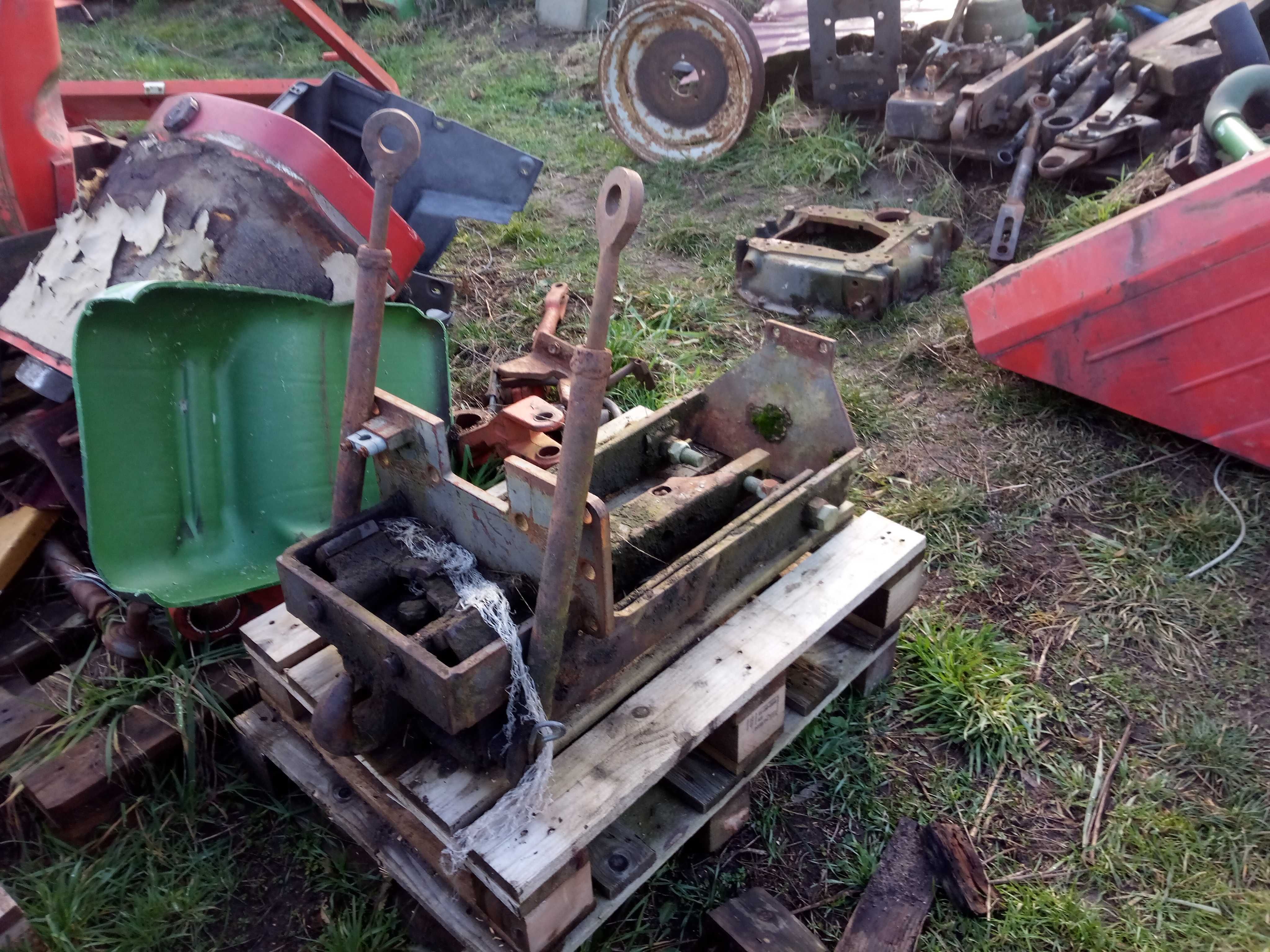 Renault 9514 zaczep dolny polowy hitch 11014 i 120-14 i 891-4