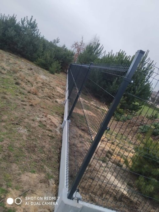 Panele Ogrodzeniowe 3D ocynkowane RAL drut fi4 h=1530/2500 51 drutów