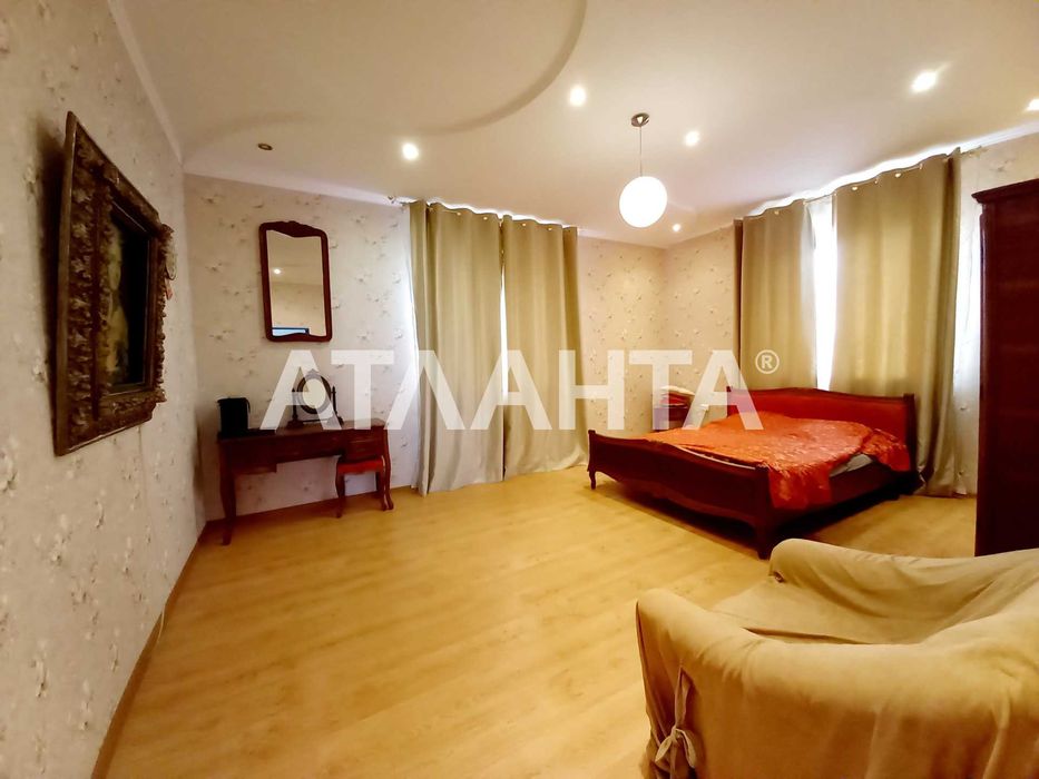 Будинок з ремонтом у Совіньоні