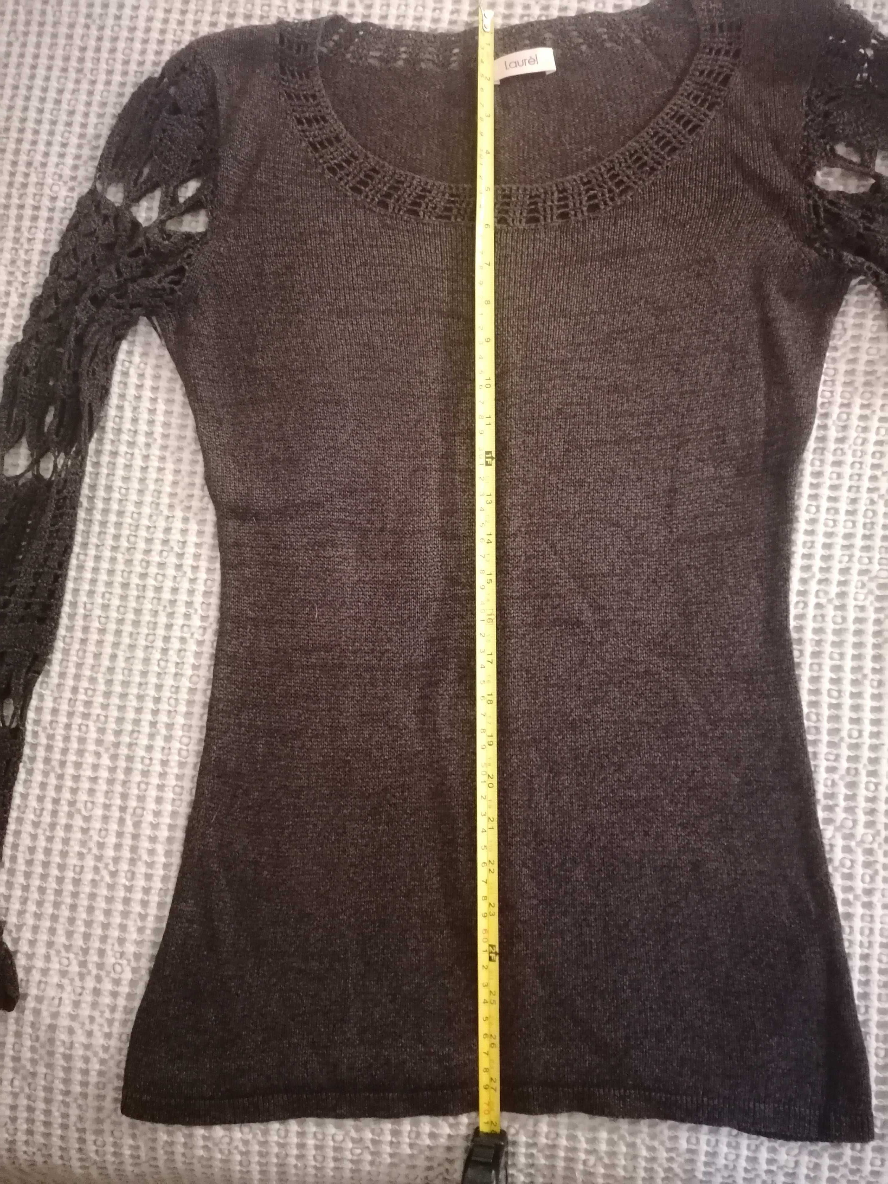 Camisola com manga rendada