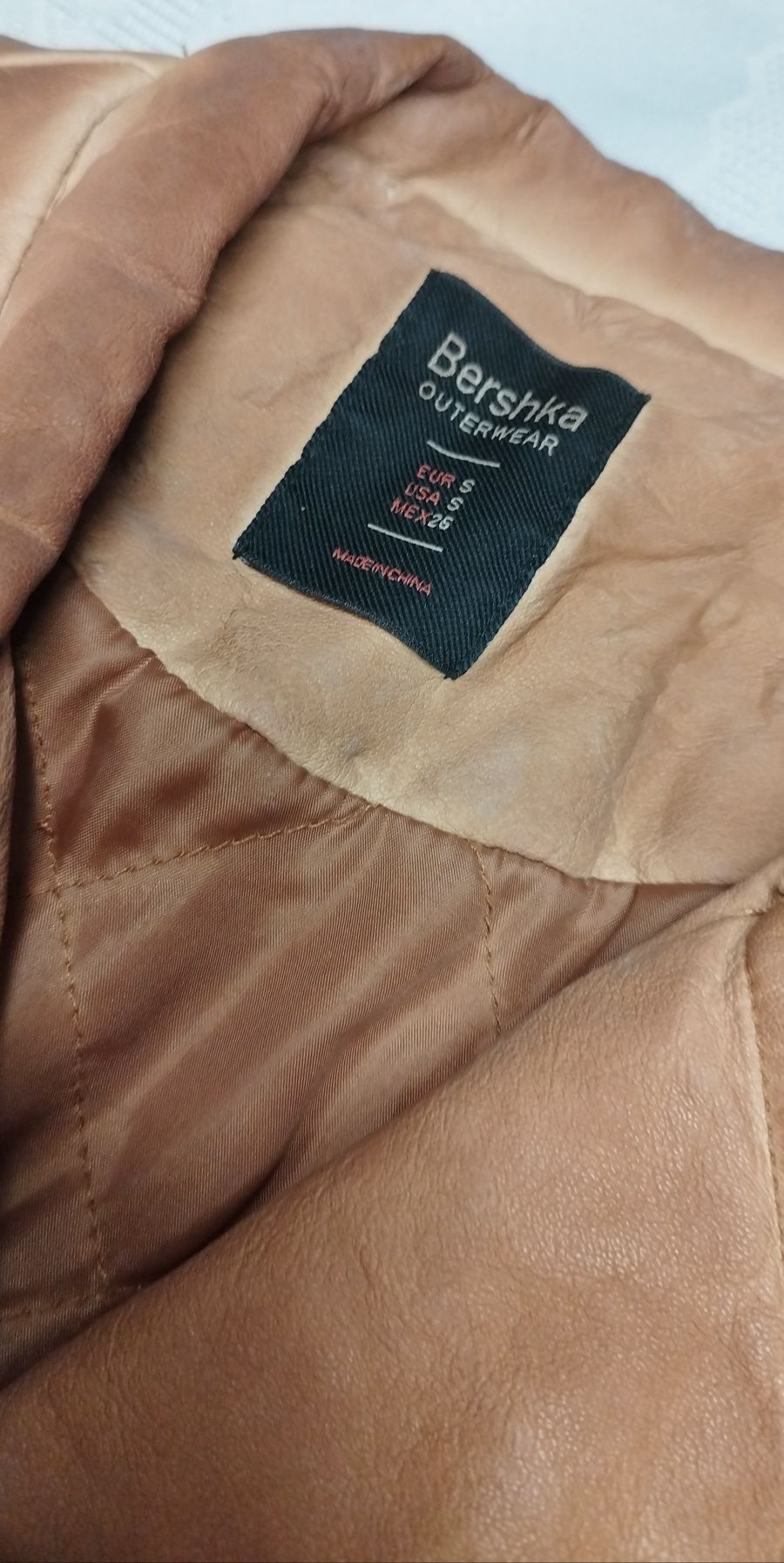 Casaca de pele bege Bershka nova tamanho S