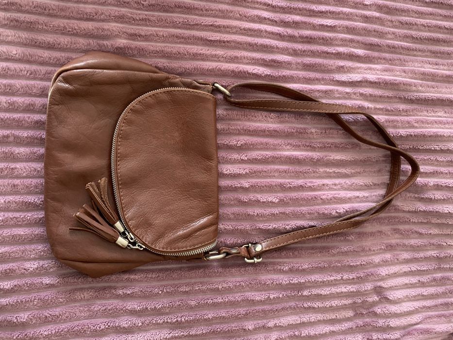 Отдам даром женскую одежду