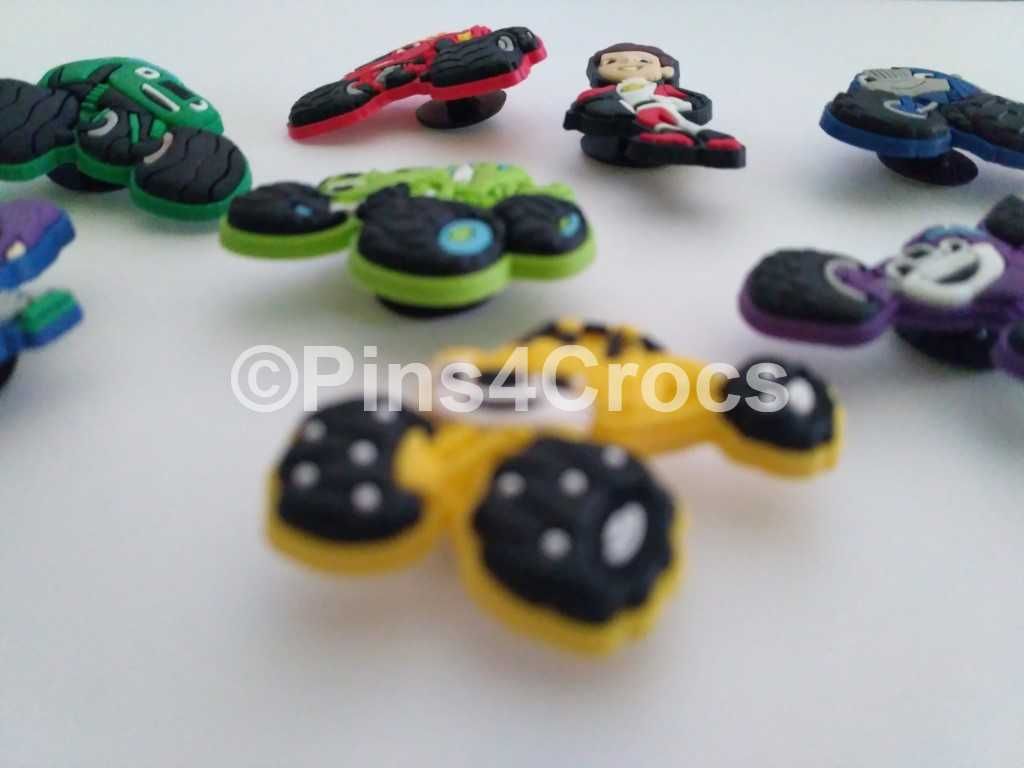 Pins para pulseiras ou crocs dos Blaze e as monster machines