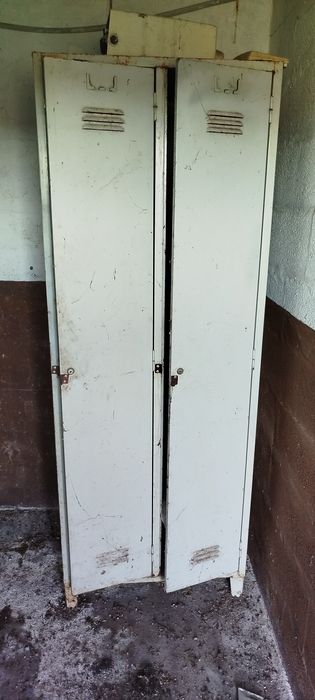 Vestiário Duplo Usado