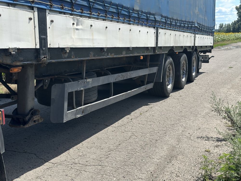 Бортовий напівпричіп Schwarzmueller