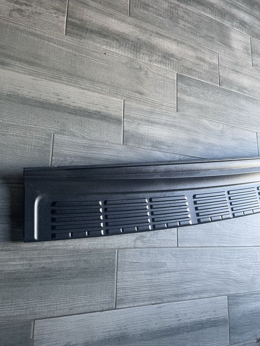 Накладка заднего бампера Toyota Land Cruiser 200. 52162-60040