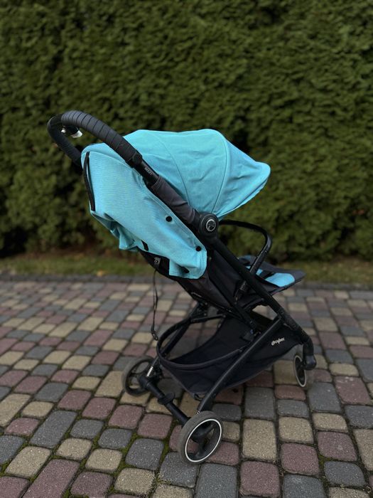 Легка прогулянкова коляска Cybex Beezy