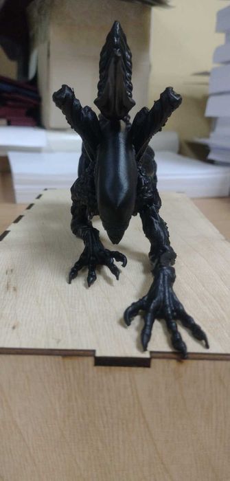 Чужий ксеноморф alien 47 см 3D друк з подарунковою коробкою