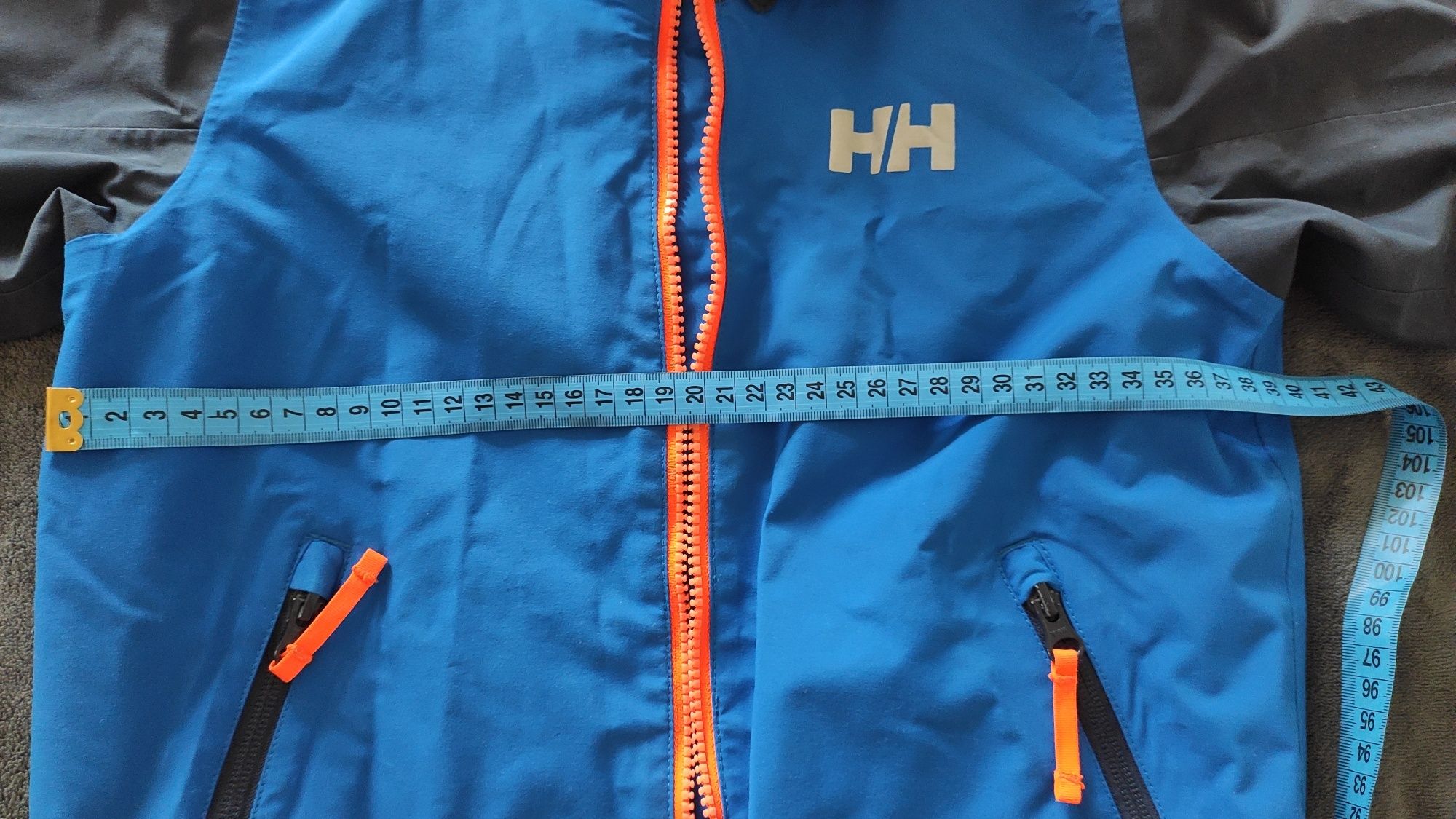 Курточка куртка 116/122 весна-осінь Helly Hansen