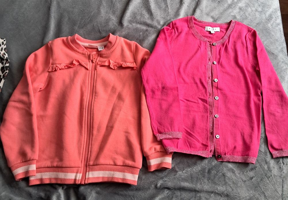 Zestaw dwie sztuki bluza z falbanką na zamek sweterek rozmiar 116