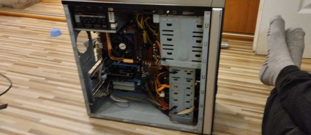 Komputer Athlon 64x2 3800,8GB RAM, grafika GT 710 1Gb, HDD260GB, Win7