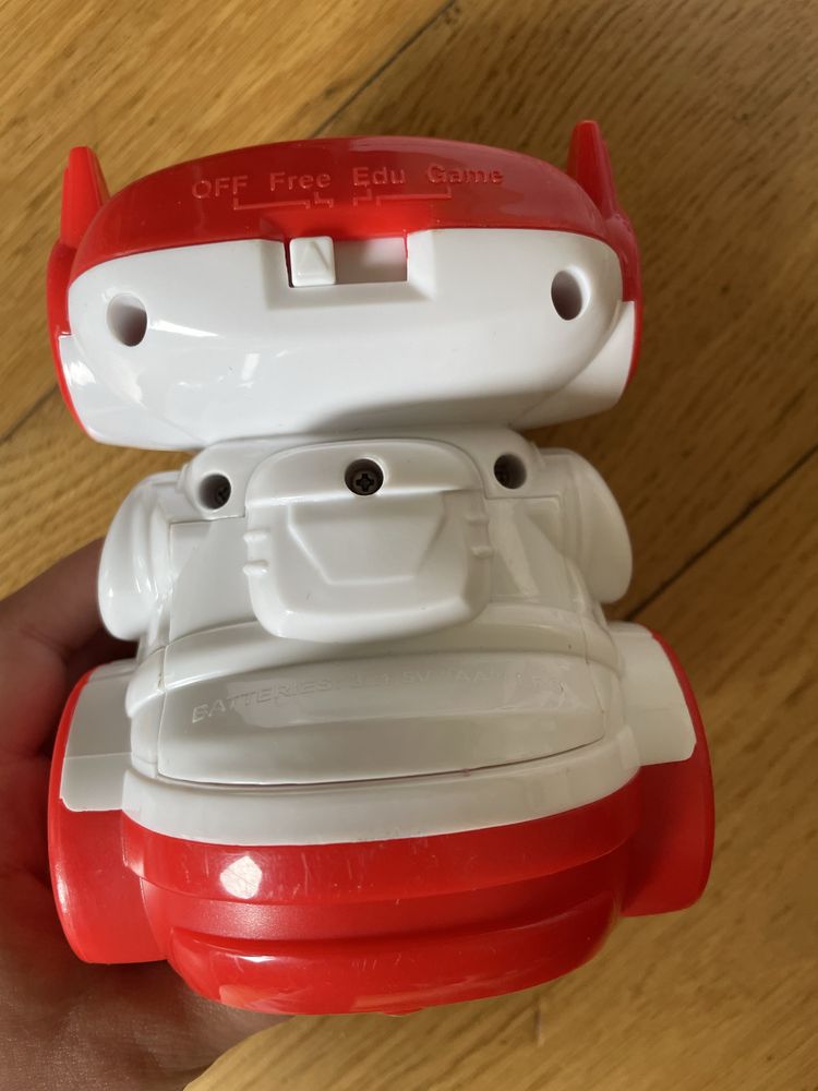 Doc - mówiacy robot edukacyjny