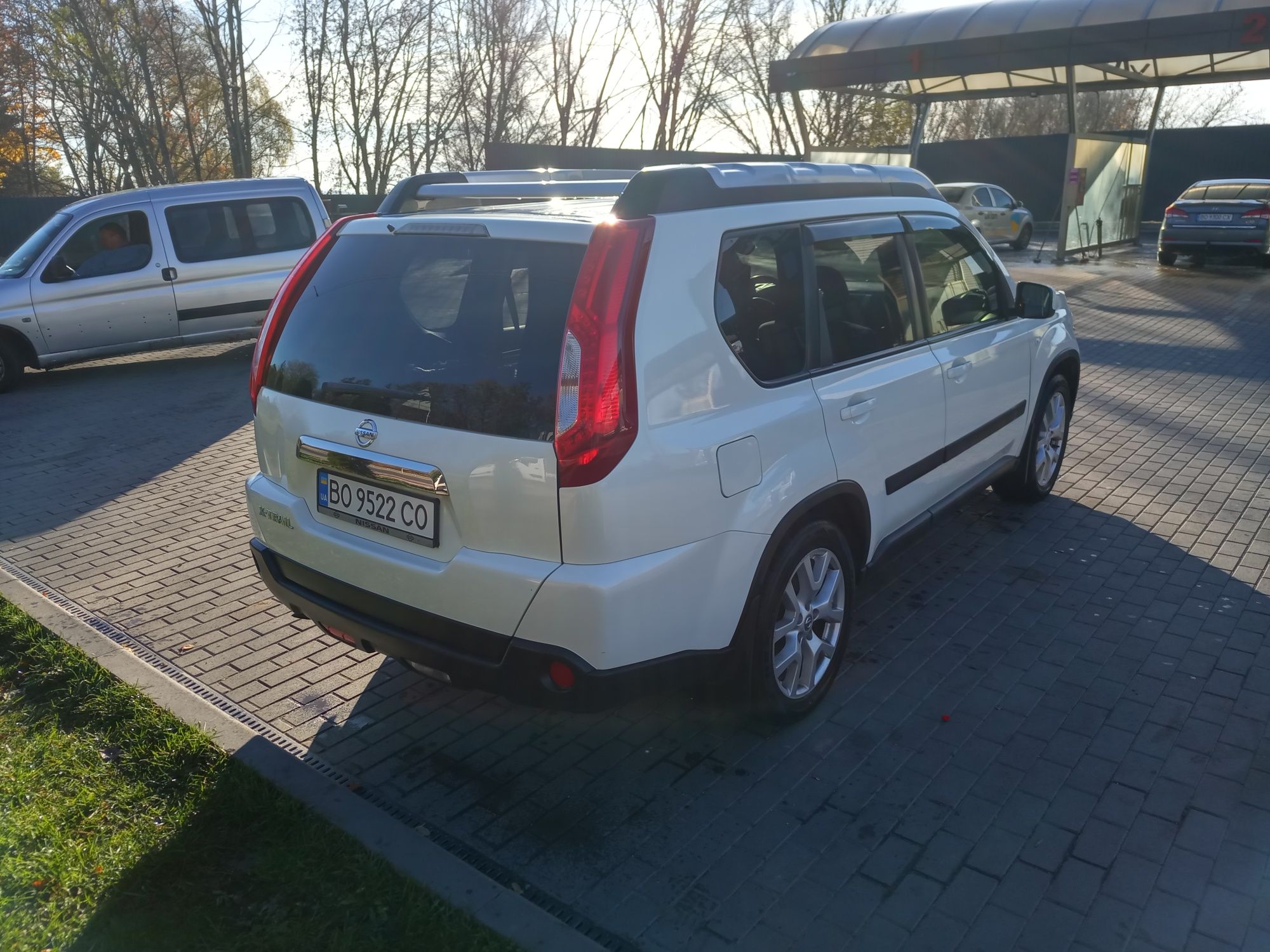 Nissan  X - trail