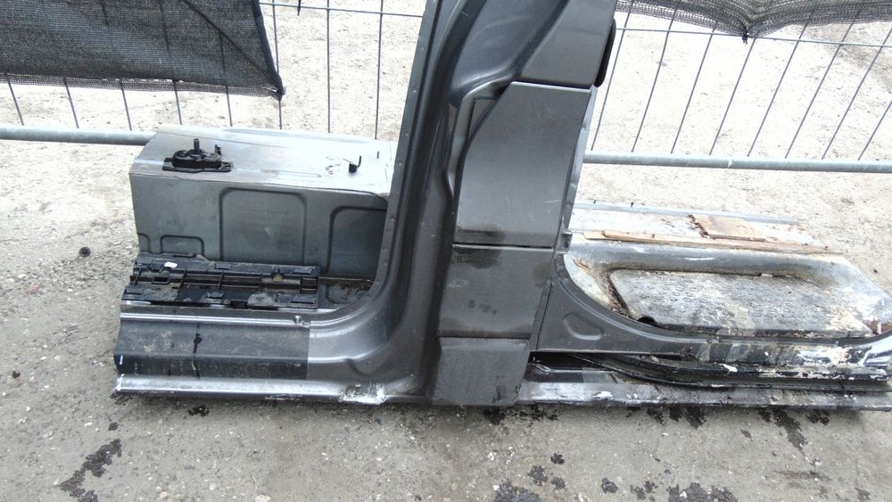 słupek prog lewy środkowy opel vivaro ii b anglik