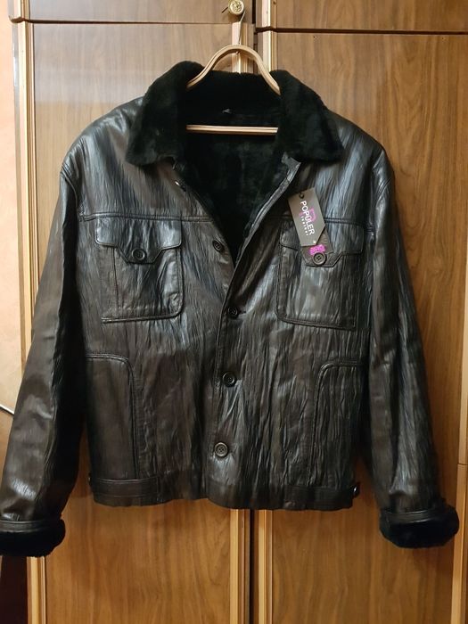 Продам нову шкіряну куртку.