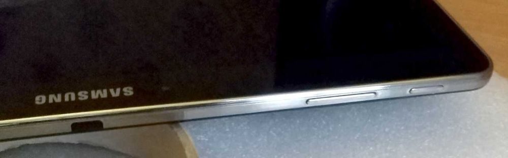 Планшет — Samsung SM-T520 — (2560*1600) — 10 дюймов