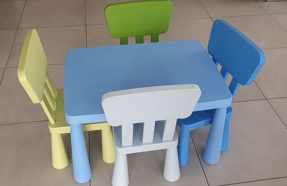 Stolik 4 krzesła IKEA  dziecięce
