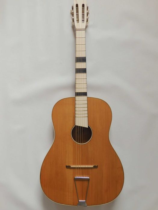Gitara akustyczna polska
