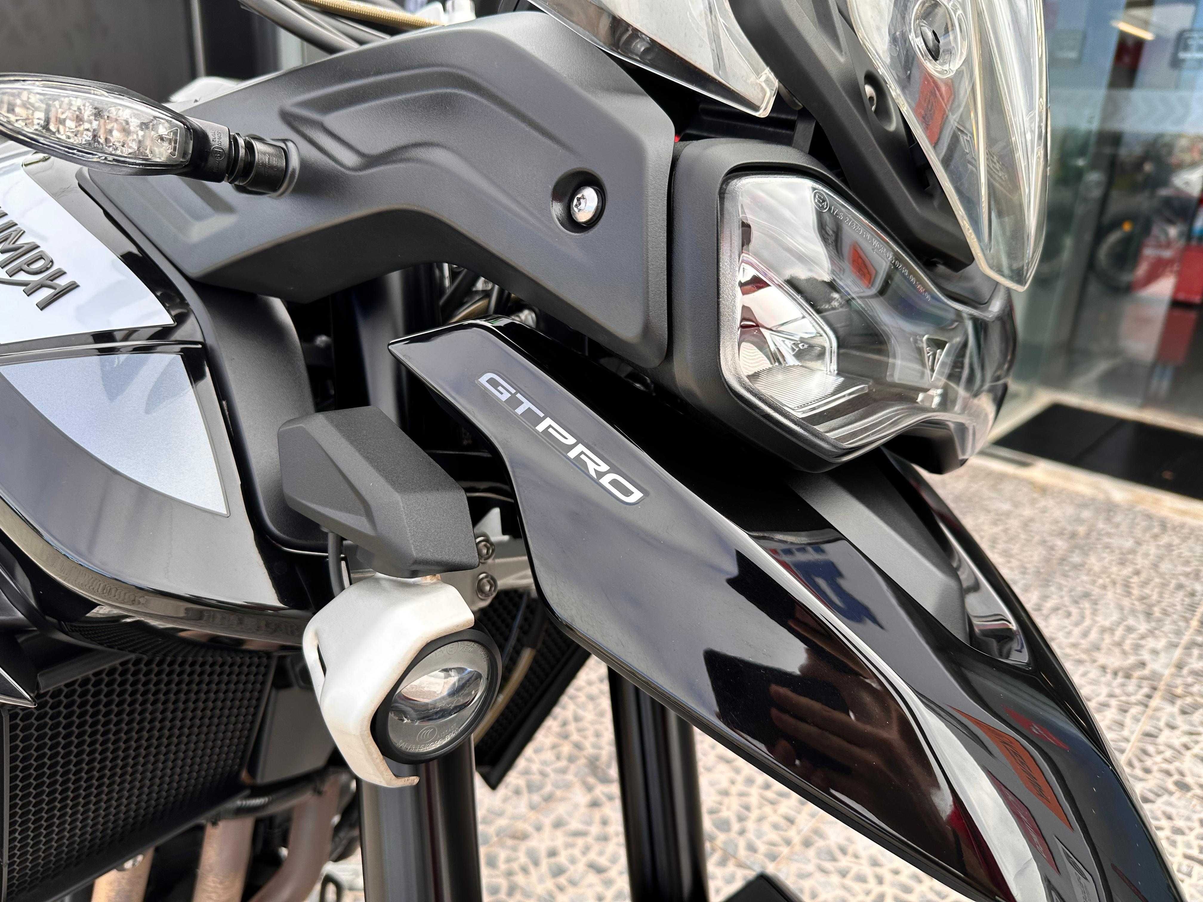 Triumph tiger 900