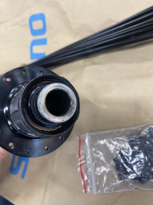 Piasta AXIS sztywna oś 12 x 142 , 28h