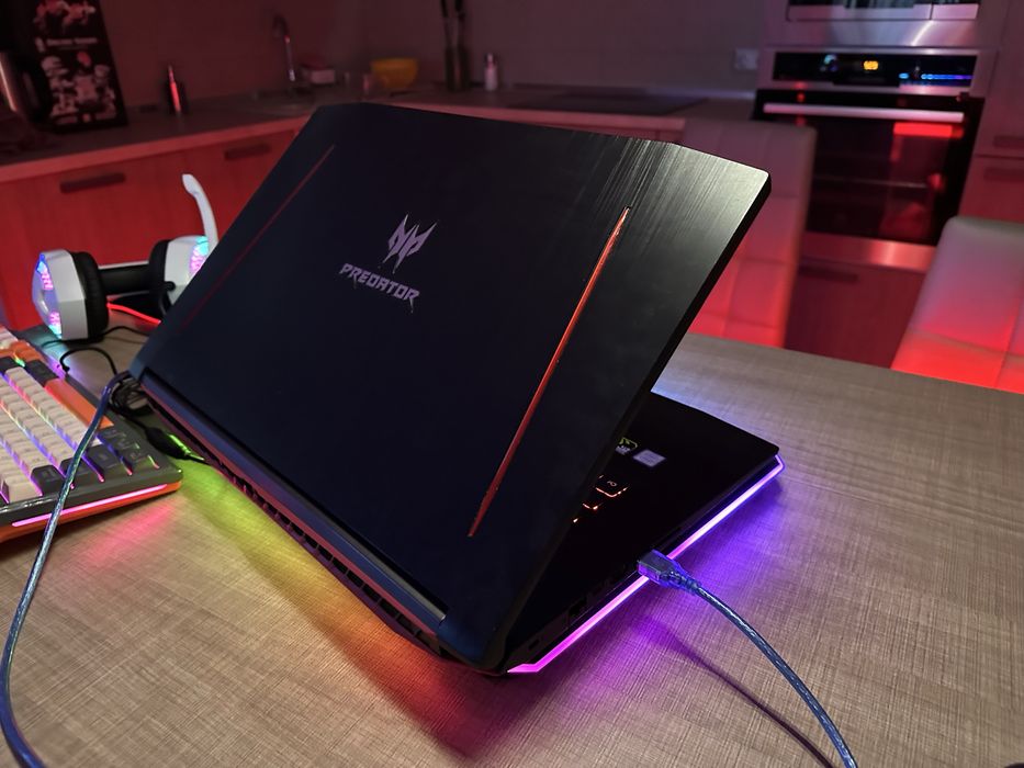 Игровой ноутбук Acer Predator! + игровые девайсы