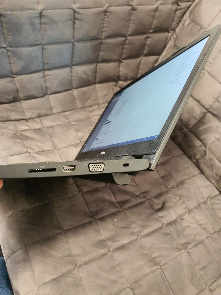 Laptop dell latitude 3570 15.6 cala Led i5 core Windows 10 pro
