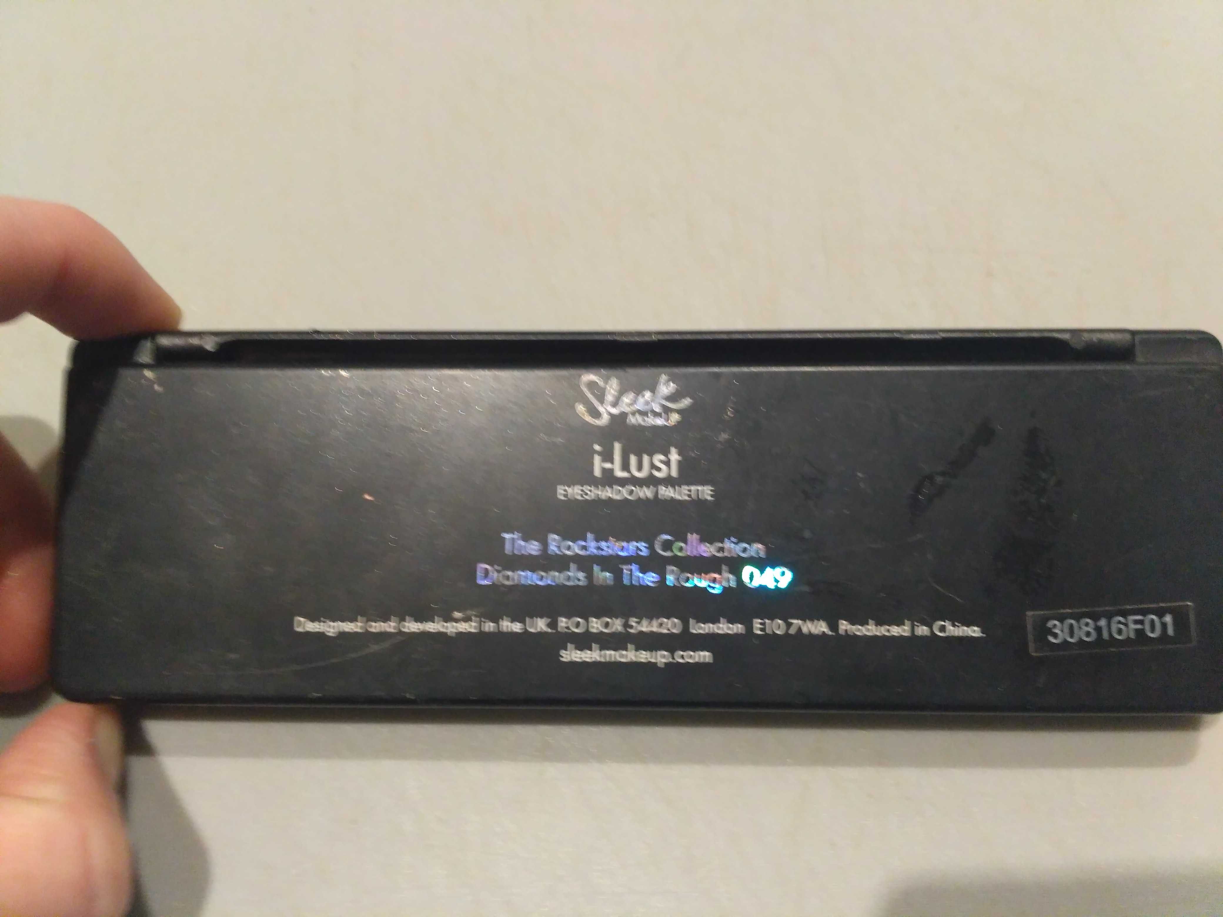 zestaw dwóch palet: Sleek cienie do powiek i NYX paleta do brwi