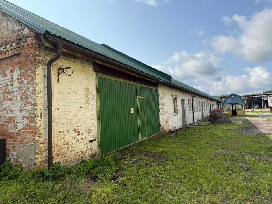 Продаж виробничого комплексу 4320 м2 та 2 га у Житомирська обл, Чуднів