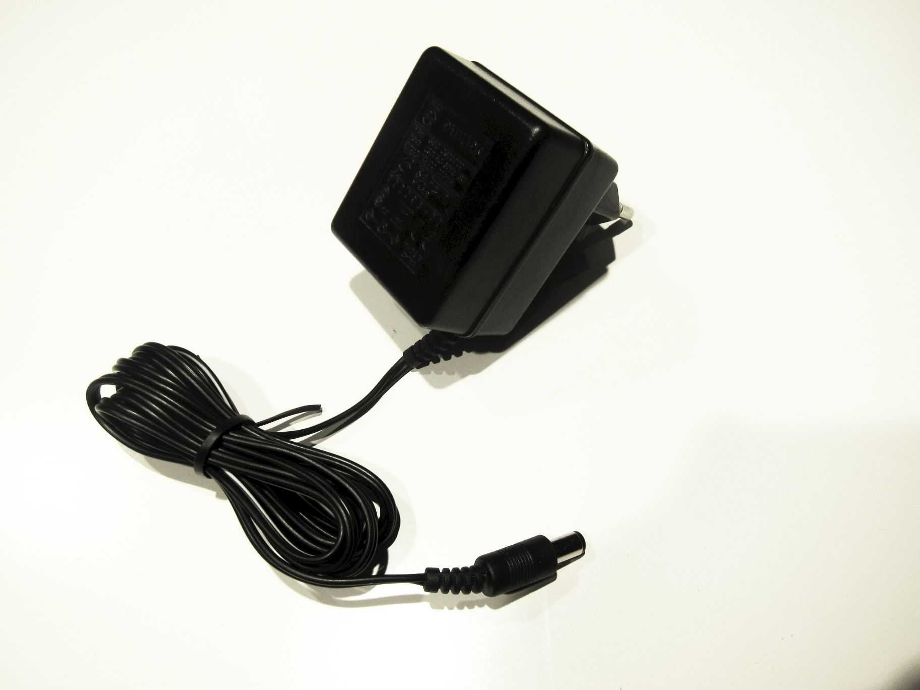 Блок питания/зарядное Philips SBC CS030/00 для наушников Philips