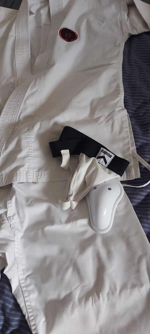 Kimono karate 9 a 12 +/-