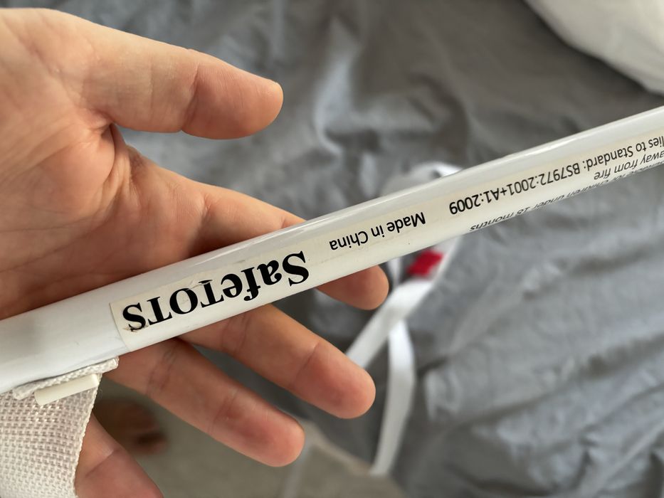 Barierka zabezpieczajaca lozko