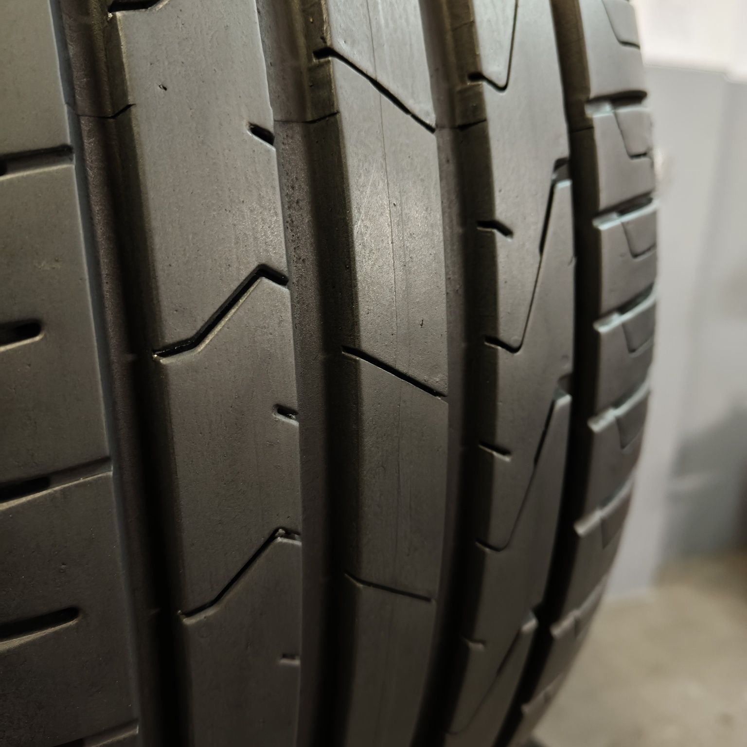 215/45/18 Sprzedam komplet opon letnich Hankook