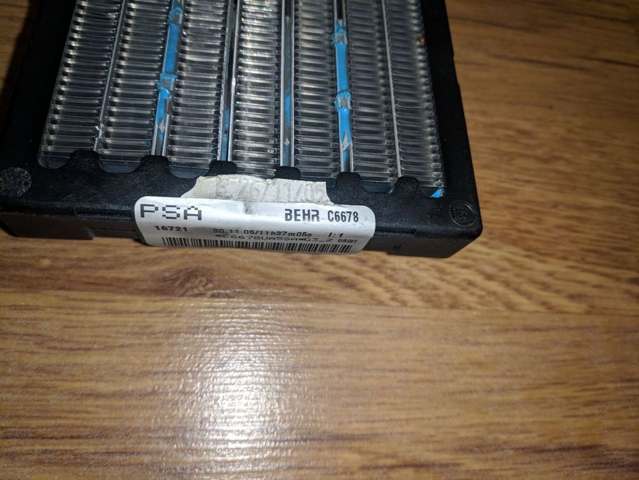 Подогреватель отопителя салона
Peugeot/Citroen
BEHR C6678
800грн