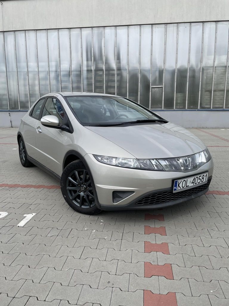 Honda Civic VIII ufo 1.8 i-vtec