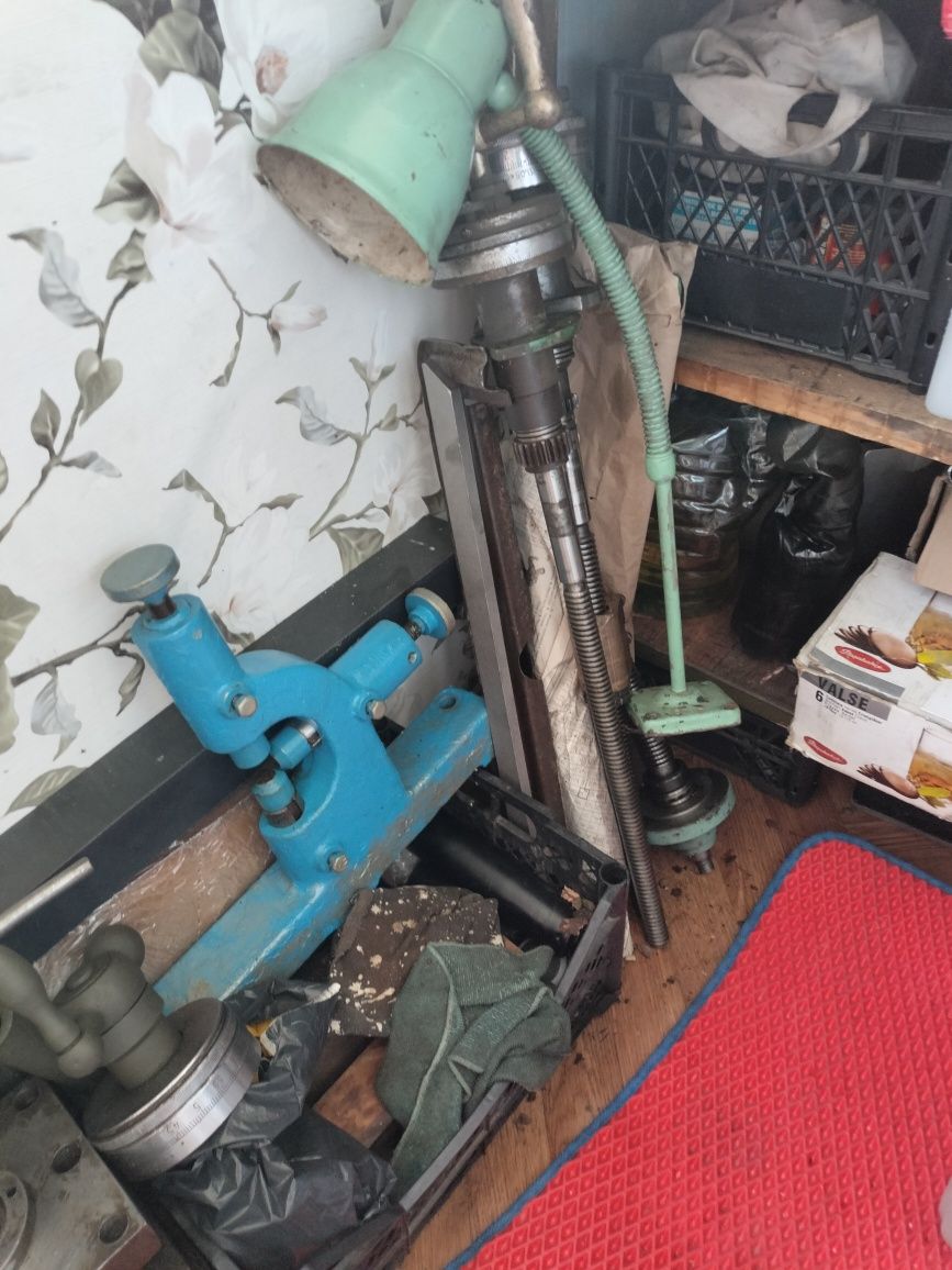 Патрон токарний гвинт піноль