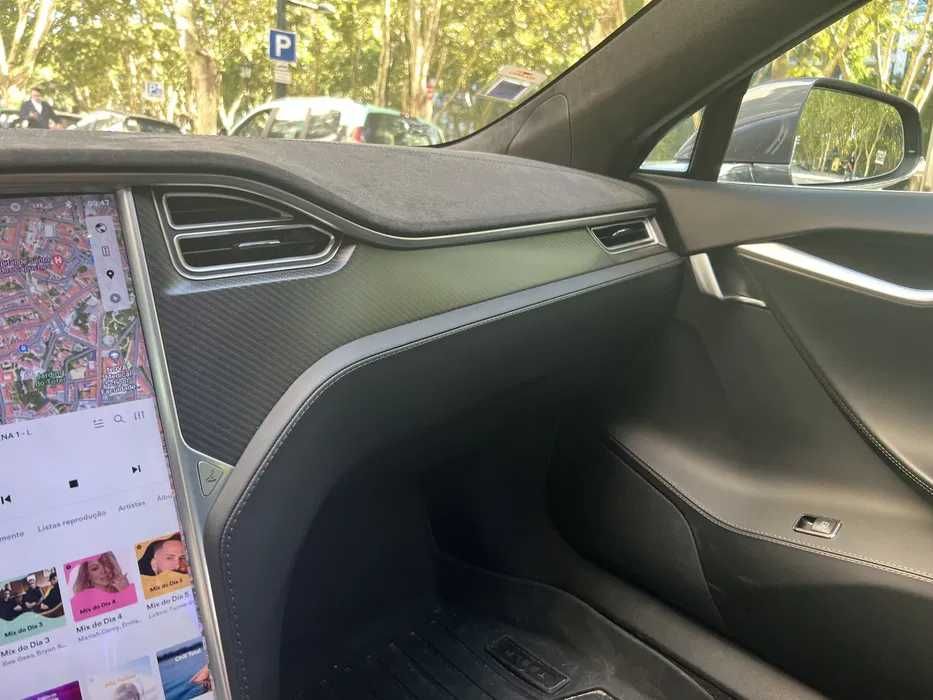 Tesla Model S 90D