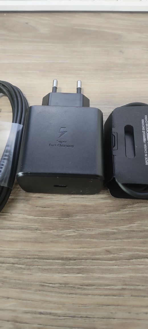 Ładowarka dedykowana Samsung + 2 kable (1m, 2m)